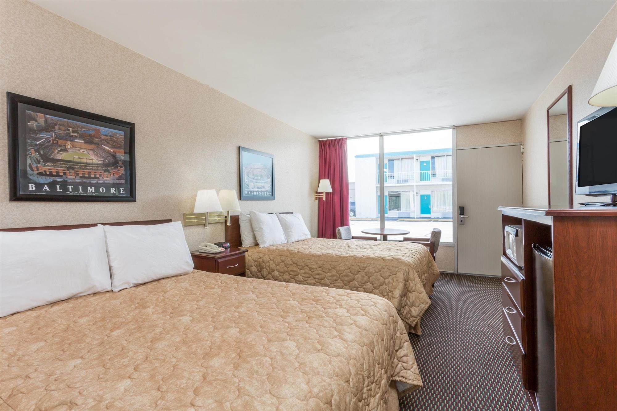 Ramada Hotel Greenwich Exterior photo